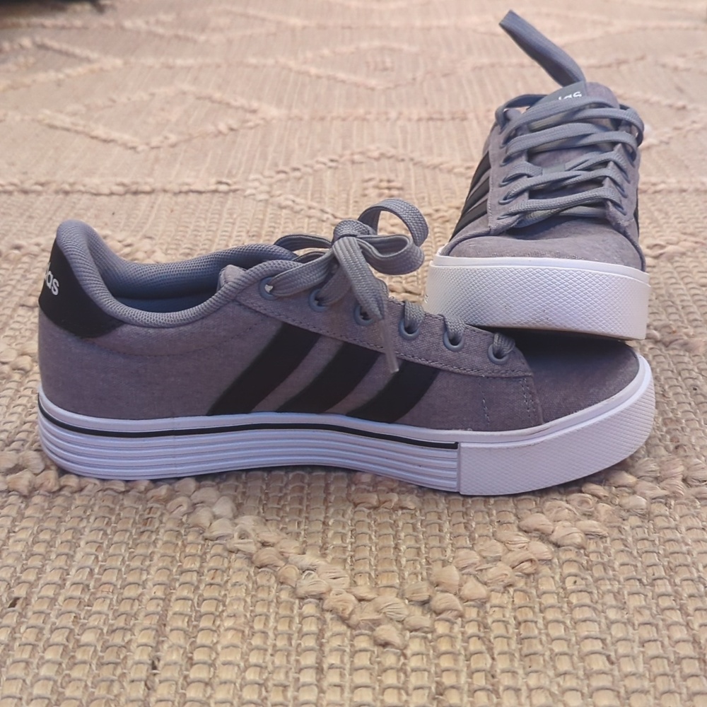 Adidas Daily 4.0 Sneakers – Grey And Black | Women’s Size 5.5